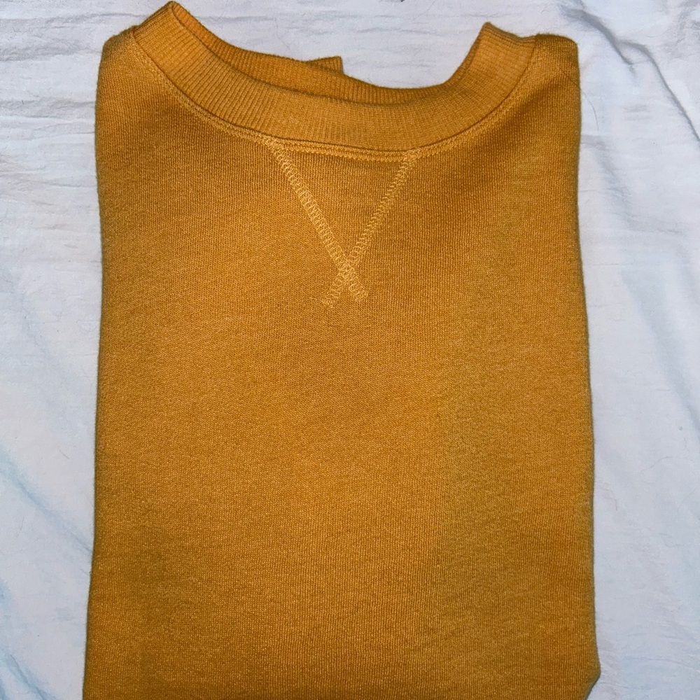 Crewneck - Picture 4 of 4